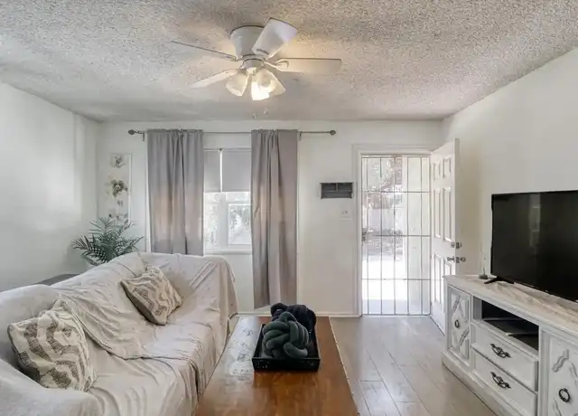 Property at 430 W 2nd St, San Pedro, CA, 90731, 3 beds, 2 baths, [object Object]