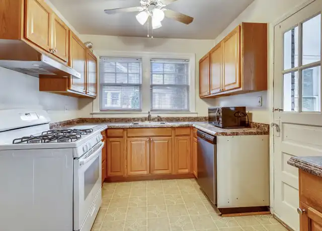 Property at 916 N Garfield St, Arlington, VA, 22201, 5 beds, 3 baths, [object Object]