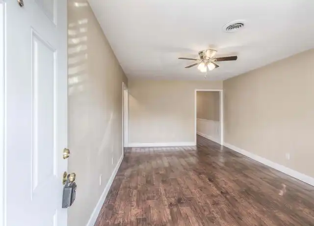 Property at 100 W Atlanta St, Broken Arrow, OK, 74012, 2 beds, 1 bath, [object Object]