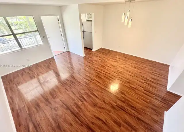 Property at 300 Layne Blvd #313, Hallandale Beach, FL, 33009, 1 bed, 1 bath, [object Object]