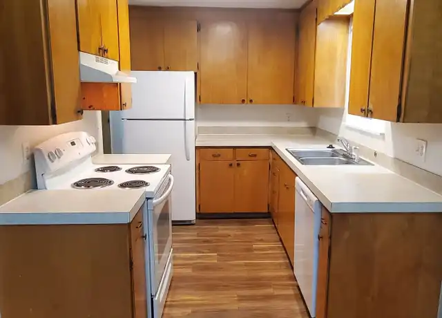 Property at 15621 4th Ave S Unit 07, Burien, WA, 98148, 3 beds, 2 baths, [object Object]