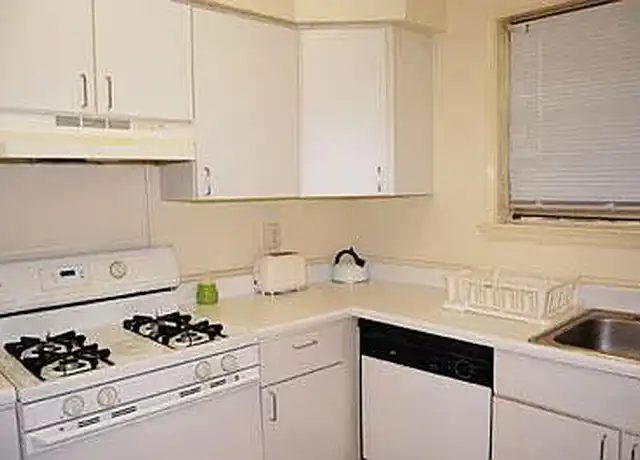 Property at Llanberris - 101 Conshohocken State Rd, Bala Cynwyd, PA, 19004, 2 beds, 1 bath, [object Object]