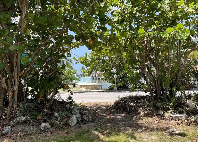 Property at 728 92nd Street Ocean, Marathon, FL, 33050, 3 beds, 1.5 baths, [object Object]