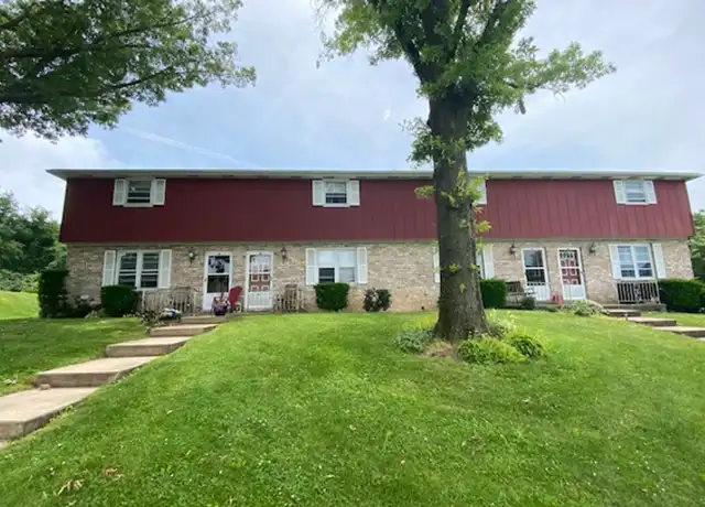 Property at 158 Oak Manor Dr, York, PA, 17402, 2 beds, 1.5 baths, [object Object]