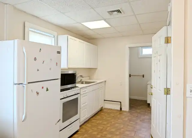 Property at 40-42 Park St Unit 4, Stoughton, MA, 02072, 1 bed, 1 bath, [object Object]