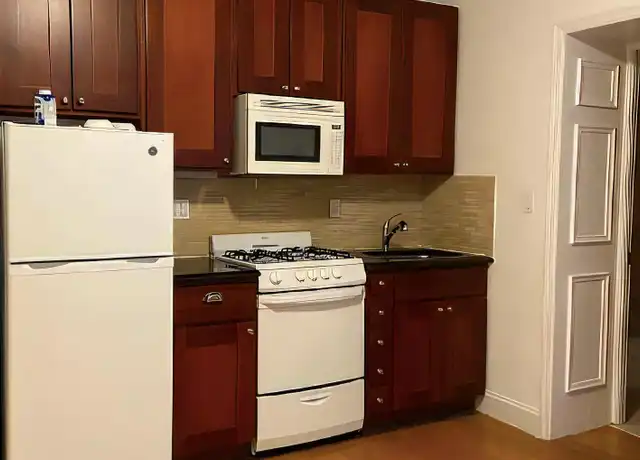 Property at 1752 1st Ave Unit 1B, New York, NY, 10128, 1 bed, 1 bath, [object Object]