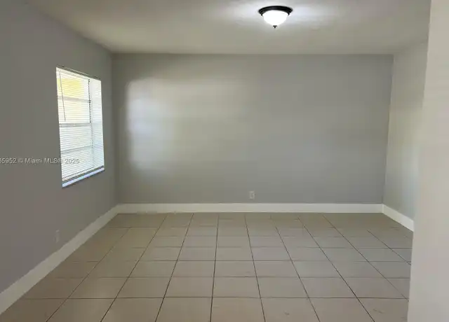 Property at 3071 NW 43rd St Unit 4, Lauderdale Lakes, FL, 33309, 2 beds, 1 bath, [object Object]