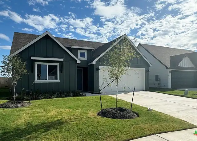 Property at 1009 Alma, Seguin, TX, 78155, 4 beds, 2 baths, [object Object]