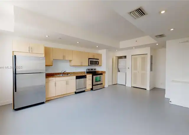 Property at 111 E Flagler St #810, Miami, FL, 33131, 1 bed, 1 bath, [object Object]