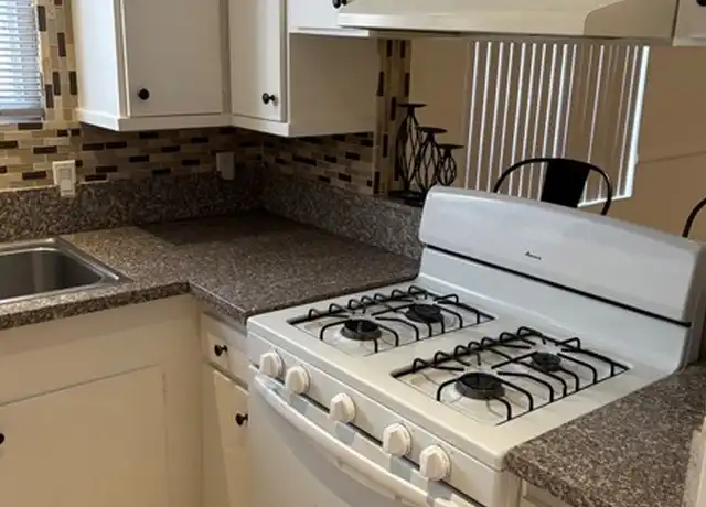 Property at 10900 Blix St Unit 2, North Hollywood, CA, 91602, 1 bed, 1 bath, [object Object]
