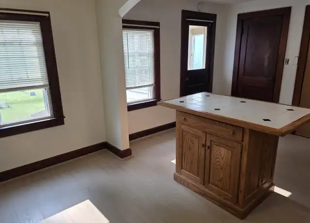 Property at 105 Windsor St Unit 3rd Floor, Enfield, CT, 06082, 2 beds, 1 bath, [object Object]