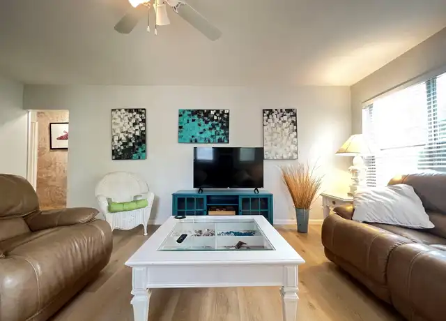 Property at 640 NE 16th St, Fort Lauderdale, FL, 33304, 2 beds, 1 bath, [object Object]