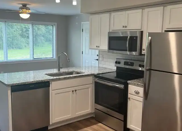 Property at 124 Atkins Farm Ln Unit 302, Marion, VA, 24354, 1 bed, 1 bath, [object Object]