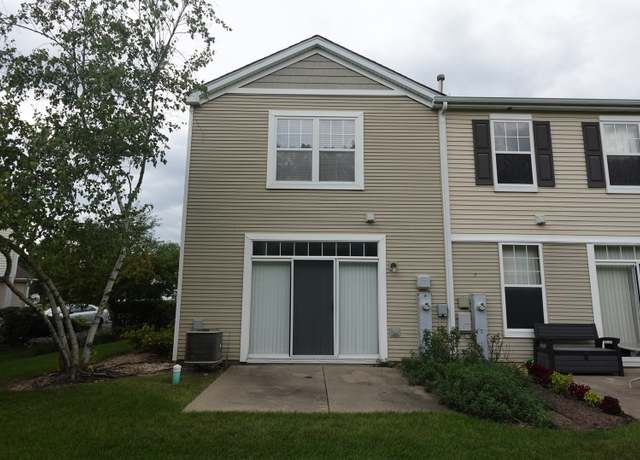 Photo of 2244 Flagstone Ln Unit 2244, Carpentersville, IL 60110