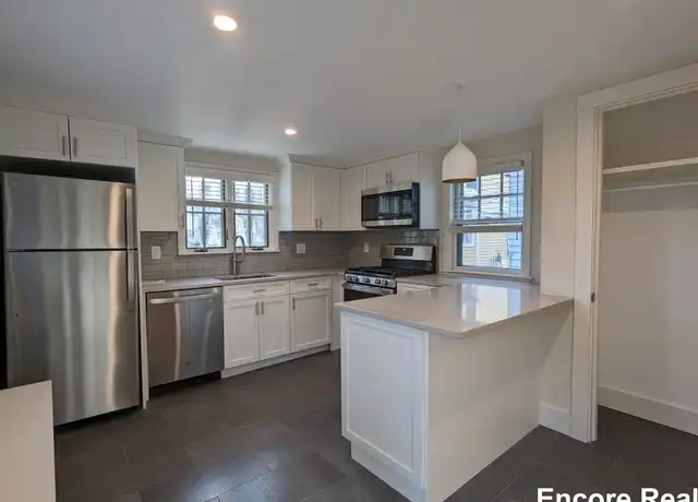Property at 550 Franklin St, Cambridge, MA, 02139, 3 beds, 2 baths, [object Object]