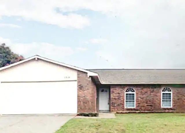 Property at 3924 Hunters Trl, Mesquite, TX, 75150, 3 beds, 2 baths, [object Object]
