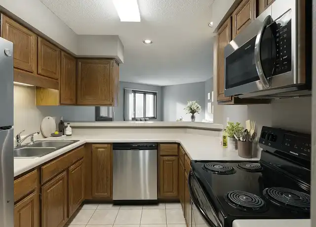 Property at MacLaren Hill - 1370 Carling Dr, Saint Paul, MN, 55108, 0-2 beds, 1-1.5 bath, [object Object]