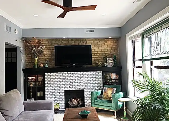 Property at 1280 W Victoria St #1, Chicago, IL, 60660, 1 bed, 1 bath, [object Object]