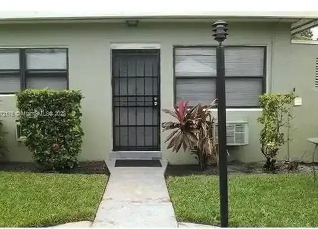 Property at 1845 Pembroke Rd Unit 3-22, Hollywood, FL, 33020, 1 bed, 1 bath, [object Object]