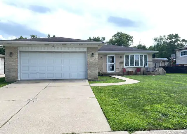 Property at 695 Devonshire Dr, Des Plaines, IL, 60018, 3 beds, 2 baths, [object Object]