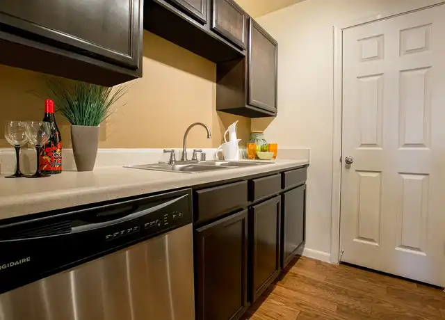 Property at 35 Gettysburg Square Rd, Fort Thomas, KY, 41075, 1-2 bed, 1-1.5 bath, [object Object]