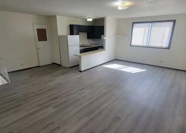 Property at 612 Court St Unit 5, Sioux City, IA, 51101, 1 bed, 1 bath, [object Object]