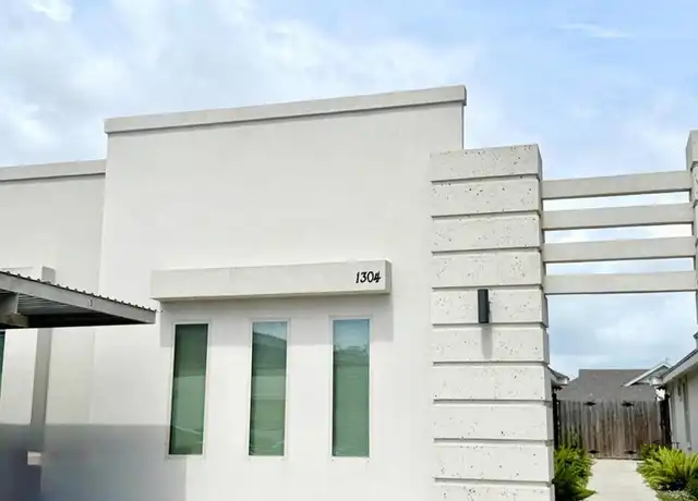 Property at 1304 Alta Vista Dr Unit 4, Progreso Lakes, TX, 78596, 3 beds, 2 baths, [object Object]