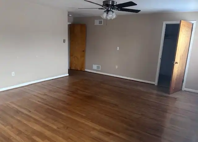 Property at 727 S Broad St, Lititz, PA, 17543, 3 beds, 1 bath, [object Object]