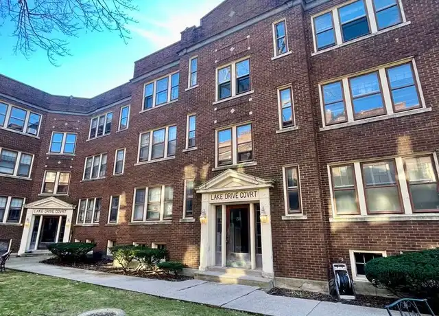 Property at 2518 N Lake Dr Unit 7, Milwaukee, WI, 53211, 1 bed, 1 bath, [object Object]