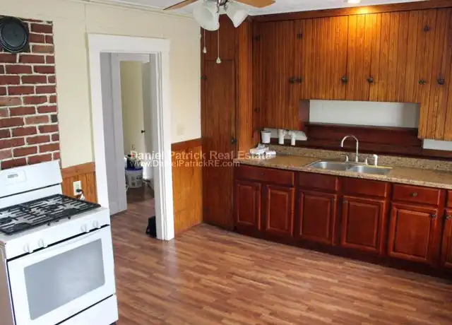 Property at 19 Leighton Ave, Clinton, MA, 01510, 2 beds, 1 bath, [object Object]