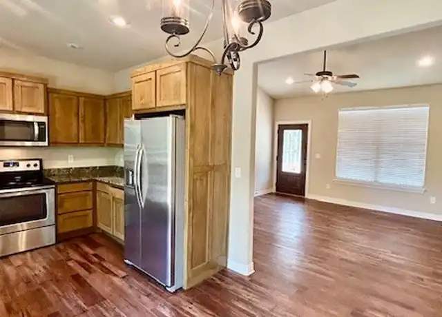 Property at 10 Bracknell Ln, Bella Vista, AR, 72715, 2 beds, 1 bath, [object Object]