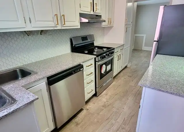 Property at 1411 E Carson St Unit 2, Pittsburgh, PA, 15203, 2 beds, 1 bath, [object Object]