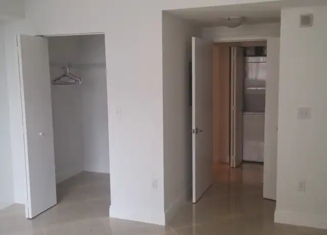 Property at 18800 NE 29th Ave #521, Miami, FL, 33180, 1 bed, 1 bath, [object Object]