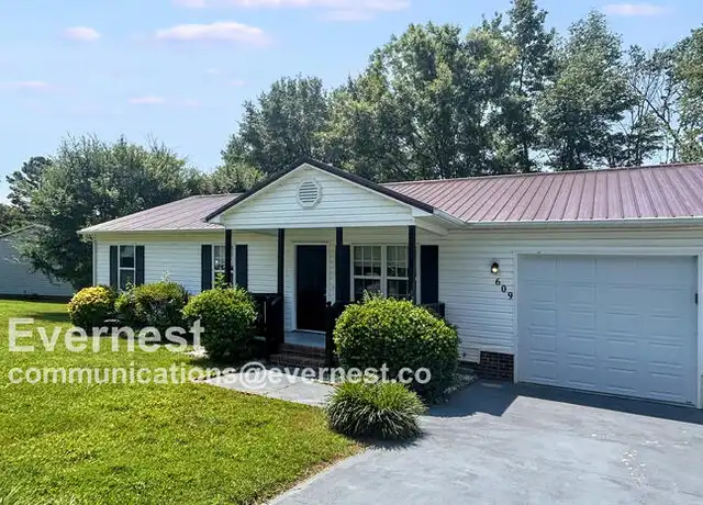 Property at 609 Ben Rich St, Dallas, NC, 28034, 3 beds, 2 baths, [object Object]