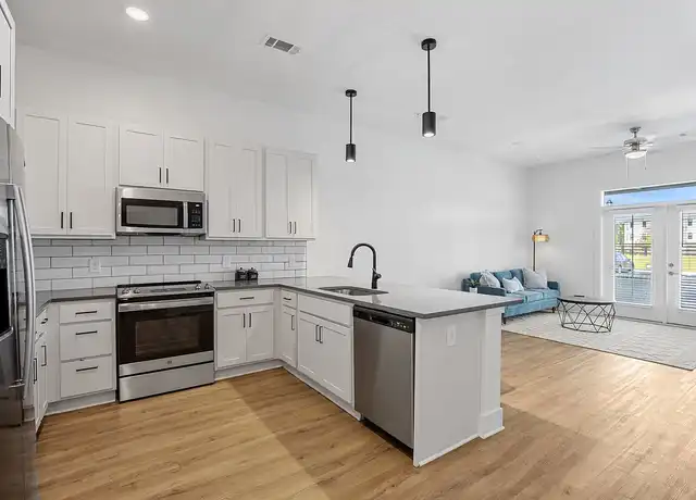 Property at Oak Grove at Blake Farm - 49 N Assembly Dr, Wilmington, NC, 28411, 1 bed, 1 bath, [object Object]
