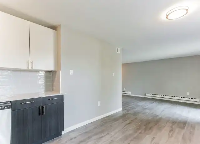 Property at Newpointe Apartments - 955 Easton Rd, Warrington, PA, 18976, 1-2 bed, 1 bath, [object Object]