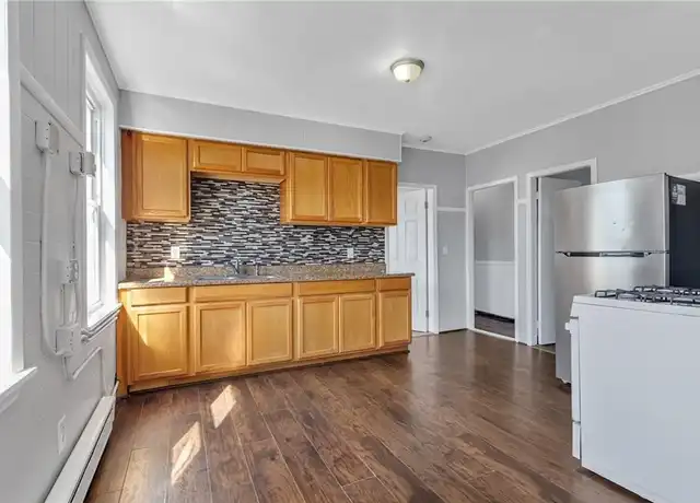 Property at 109 Pocasset Ave Unit 1, Providence, RI, 02909, 3 beds, 1 bath, [object Object]