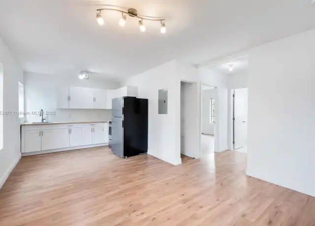 Property at 410 76th St Unit 5, Miami Beach, FL, 33141, 2 beds, 1 bath, [object Object]