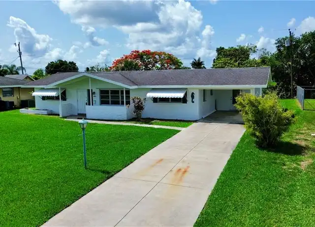 Property at 800 Willow Dr, Lehigh Acres, FL, 33936, 3 beds, 2 baths, [object Object]