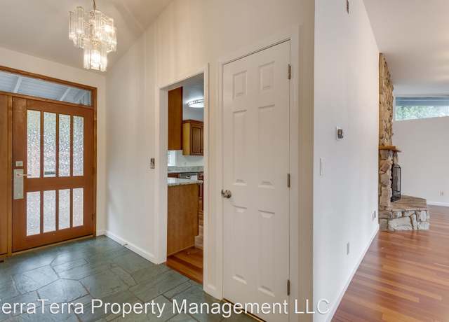 Photo of 2604 128th Ave SE, Bellevue, WA 98005
