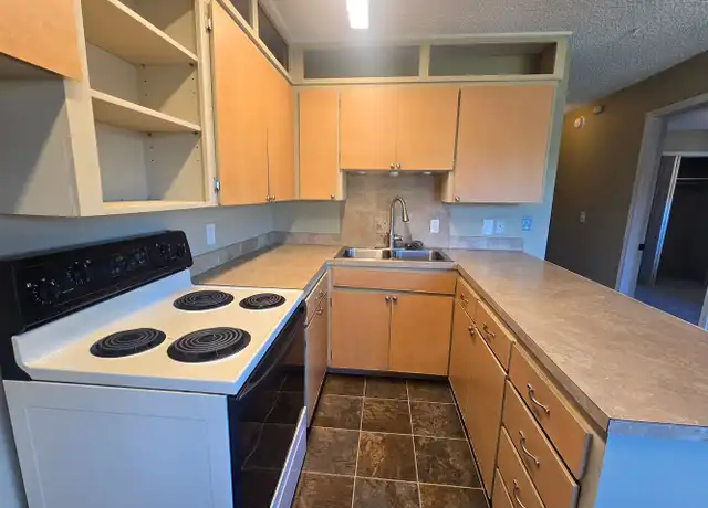 Property at 226 Cedar Ave S Unit 6, North Bend, WA, 98045, 2 beds, 1 bath, [object Object]