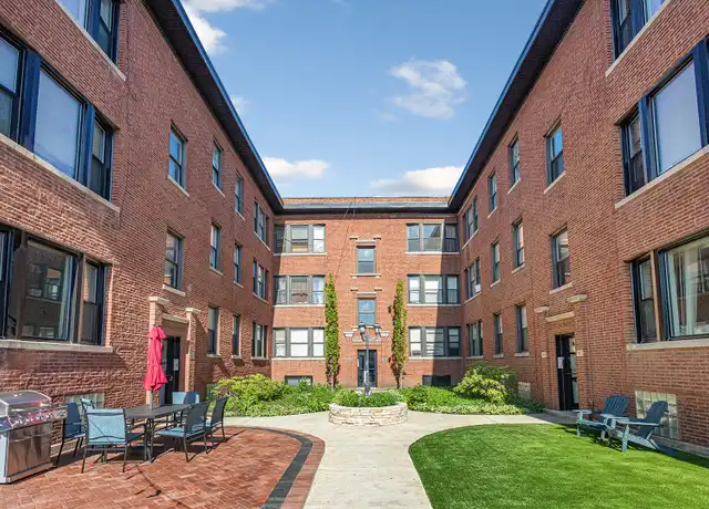 Property at 7425 N Clark St Unit 3, Chicago, IL, 60626, 2 beds, 1 bath, [object Object]