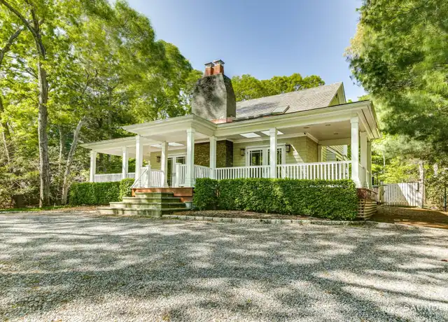 Property at 25 Oyster Pond Ln, East Hampton, NY, 11937, 3 beds, 2 baths, [object Object]