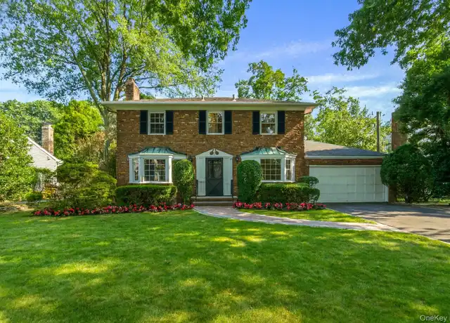 Property at 6 Roderick Ln, Garden City, NY, 11530, 4 beds, 2.5 baths, [object Object]
