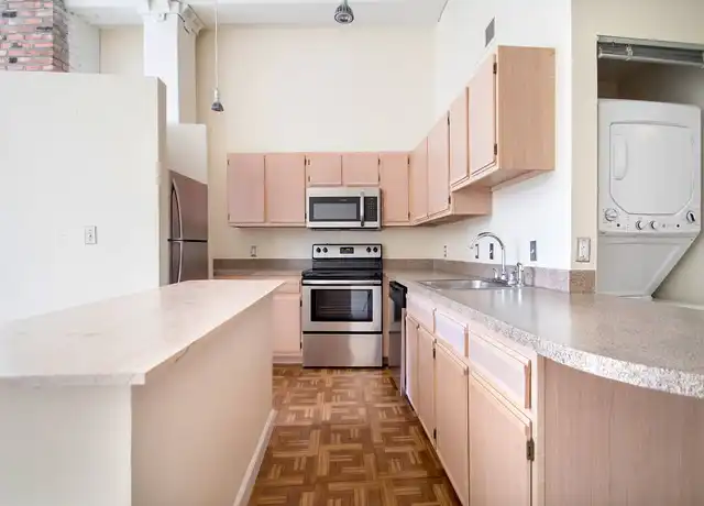 Property at The Greenhouse - 900 Farnam St, Omaha, NE, 68102, 1-3 bed, 1-2 bath, [object Object]
