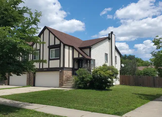 Property at 541 Commanche Trl, Wheeling, IL, 60090, 4 beds, 2 baths, [object Object]