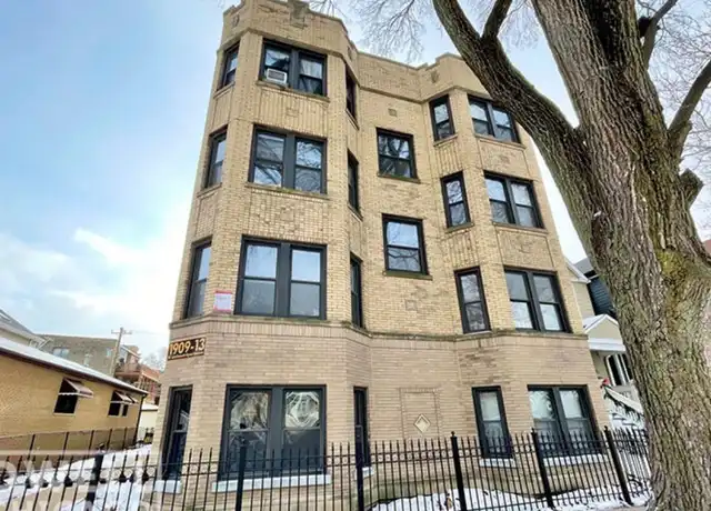 Property at 1911 W Larchmont Ave Unit 1B, Chicago, IL, 60613, 1 bed, 1 bath, [object Object]