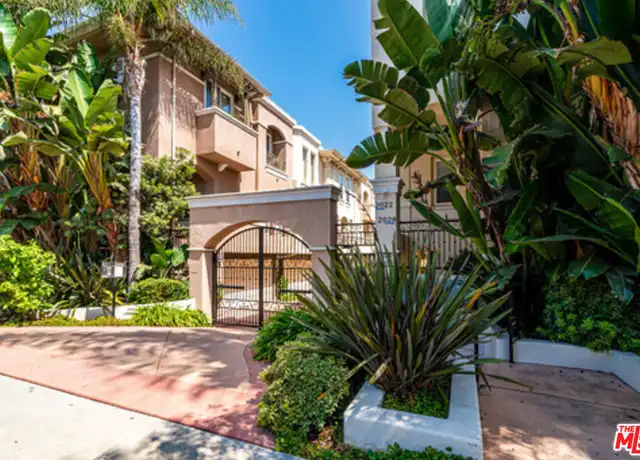 Property at 2022 S Barrington Ave Unit D, Los Angeles, CA, 90025, 3 beds, 3 baths, [object Object]
