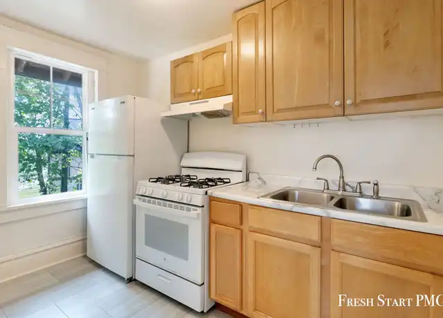 Property at 280 Irwin Ave Unit 3, Muskegon, MI, 49442, 1 bed, 1 bath, [object Object]