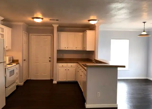 Property at 168 Varsity Cir Rm A, Huntsville, TX, 77340, 1 bed, 1 bath, [object Object]